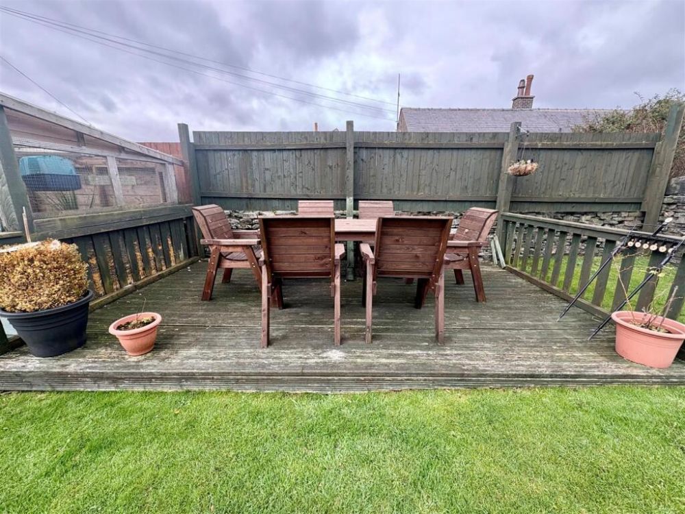 4, Elliot Court Queensbury, Bradford, BD13 2EG