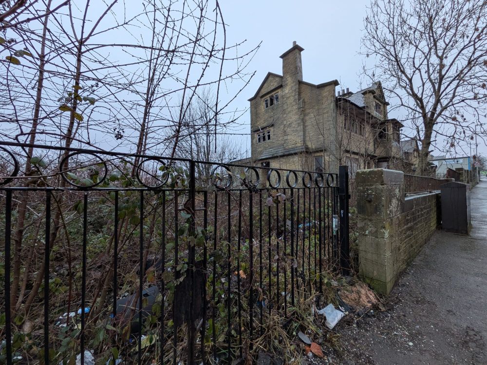 18, Usher Street Bradford, BD4 7DS