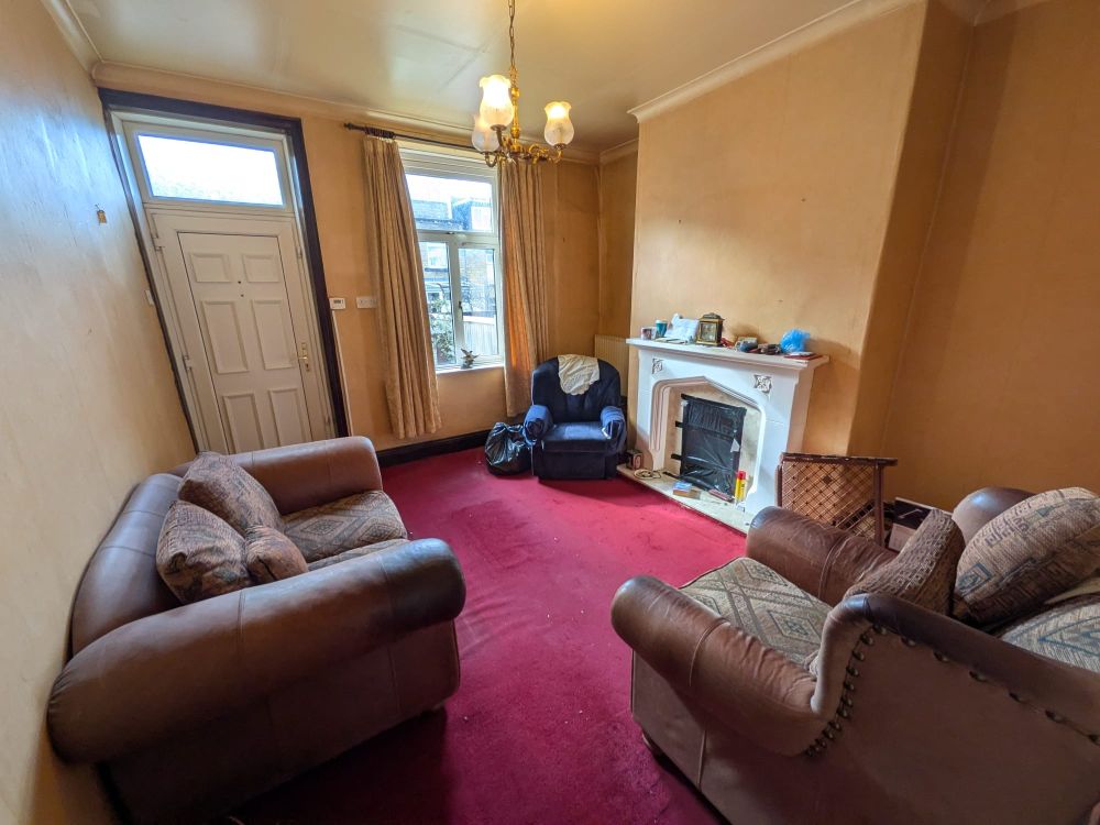 42, Binnie Street Bradford, BD3 9DA