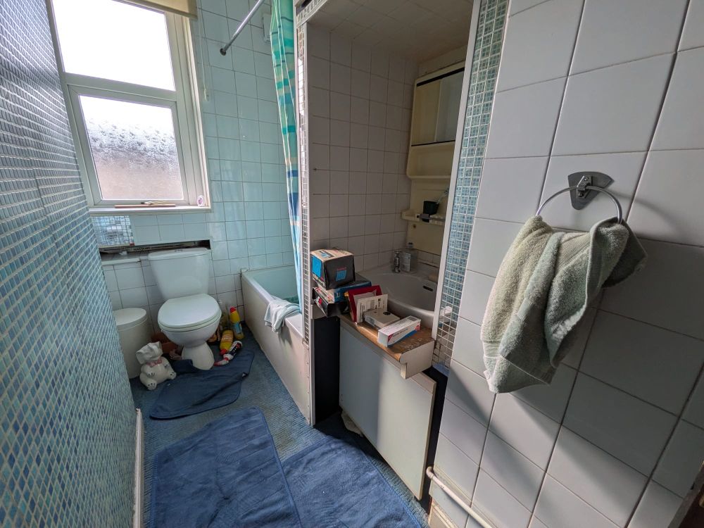 42, Binnie Street Bradford, BD3 9DA