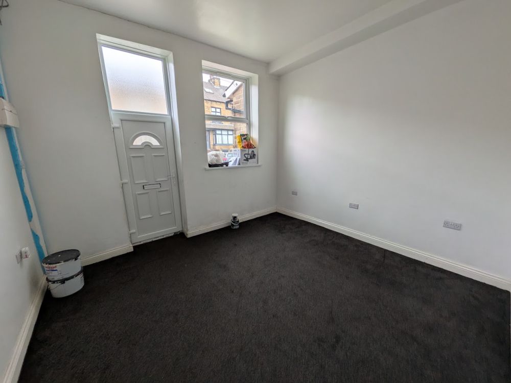 130, Paley Road Bradford, BD4 7EL