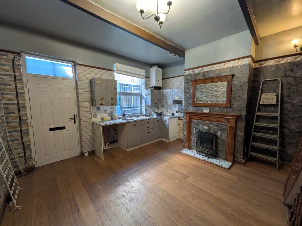 2, Roberts Buildings Halifax, HX2 0AN