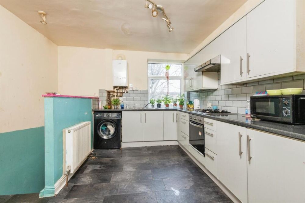 12, Gothic Street Queensbury, Bradford, BD13 2PJ