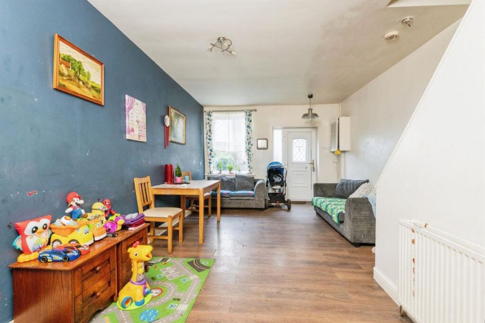 12, Gothic Street Queensbury, Bradford, BD13 2PJ