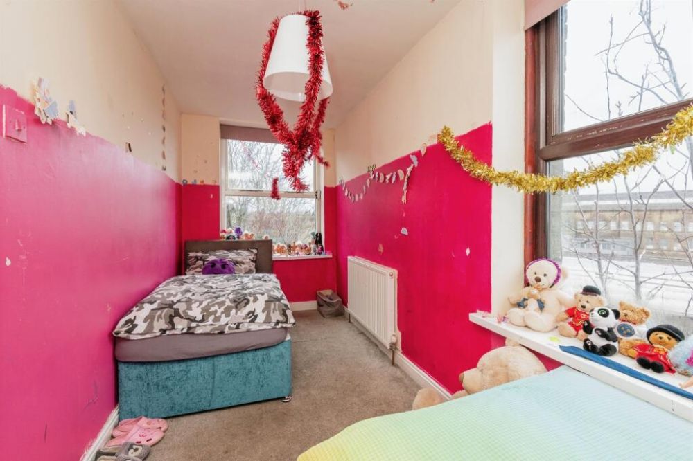 12, Gothic Street Queensbury, Bradford, BD13 2PJ