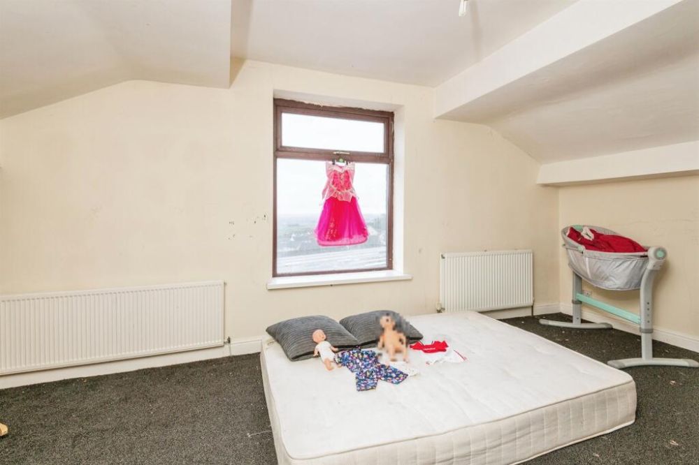 12, Gothic Street Queensbury, Bradford, BD13 2PJ