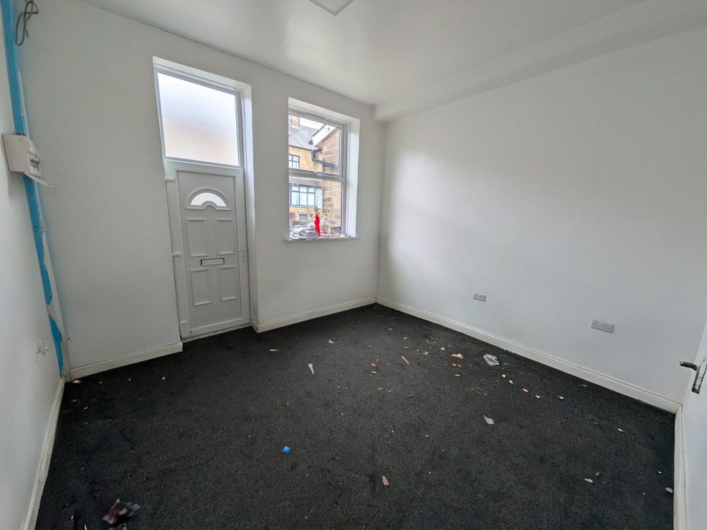 130, Paley Road Bradford, BD4 7EL