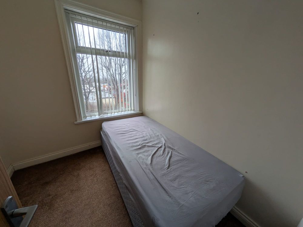 130, Paley Road Bradford, BD4 7EL