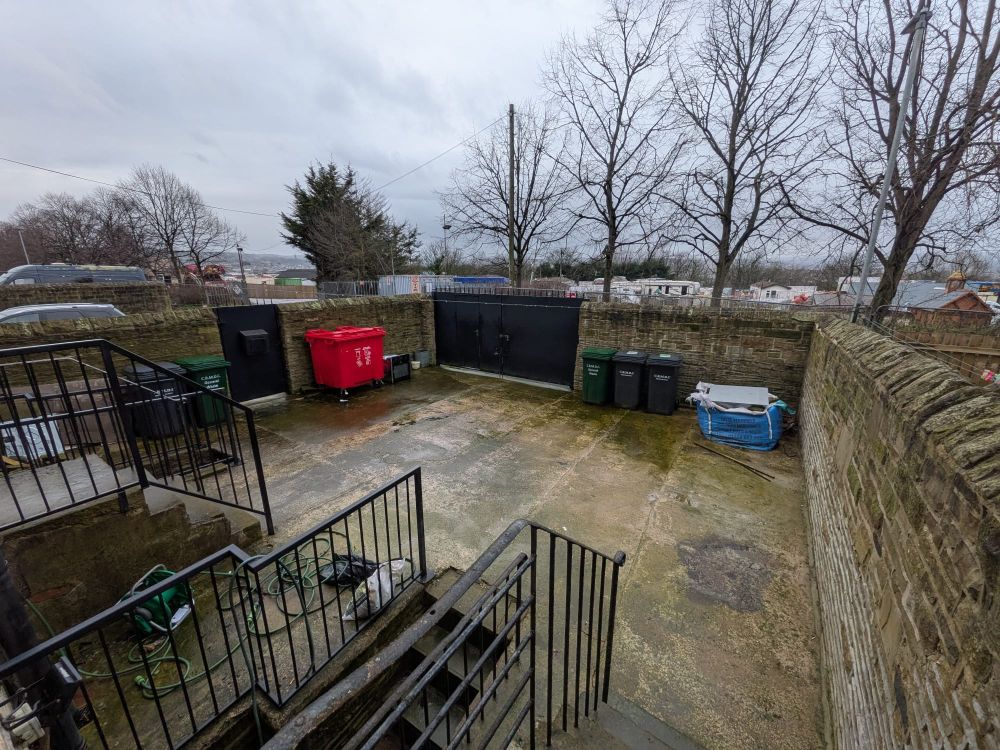 130, Paley Road Bradford, BD4 7EL
