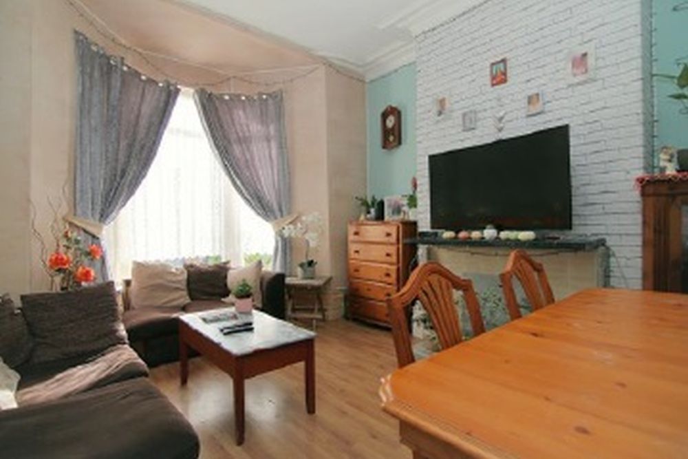 50, Grantham Road Bradford, BD7 1RQ