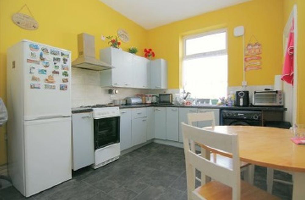 50, Grantham Road Bradford, BD7 1RQ