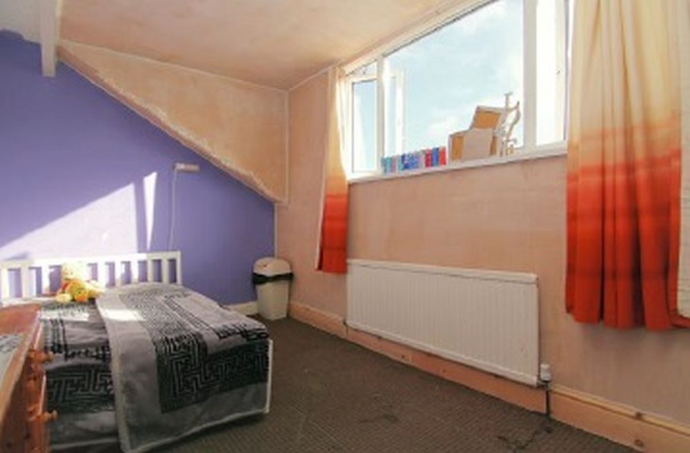 50, Grantham Road Bradford, BD7 1RQ