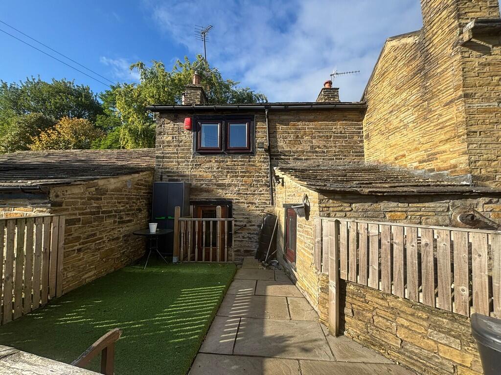 37, Green End Clayton, Bradford, BD14 6BA