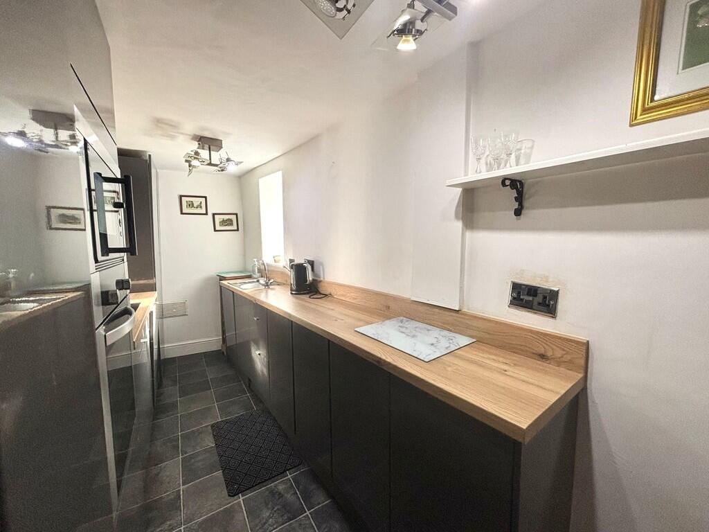 37, Green End Clayton, Bradford, BD14 6BA