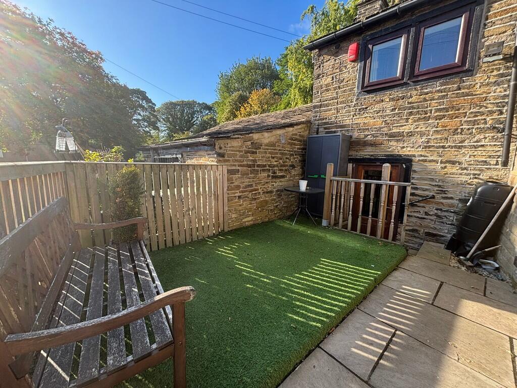 37, Green End Clayton, Bradford, BD14 6BA