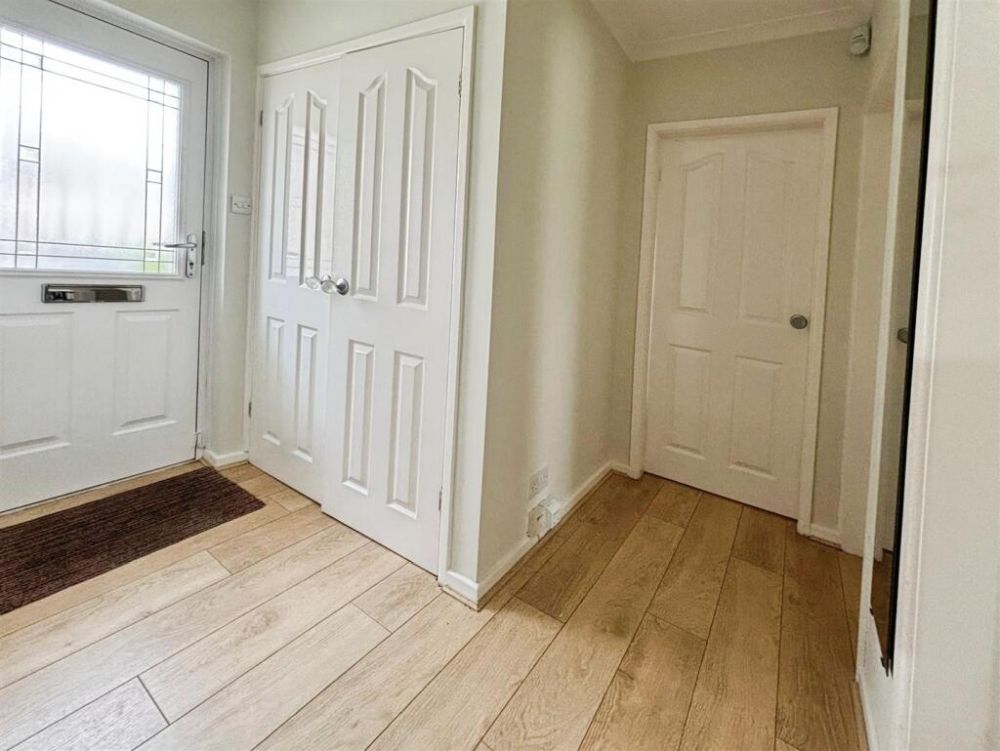 29, St. Abbs Drive Bradford, BD6 1EJ