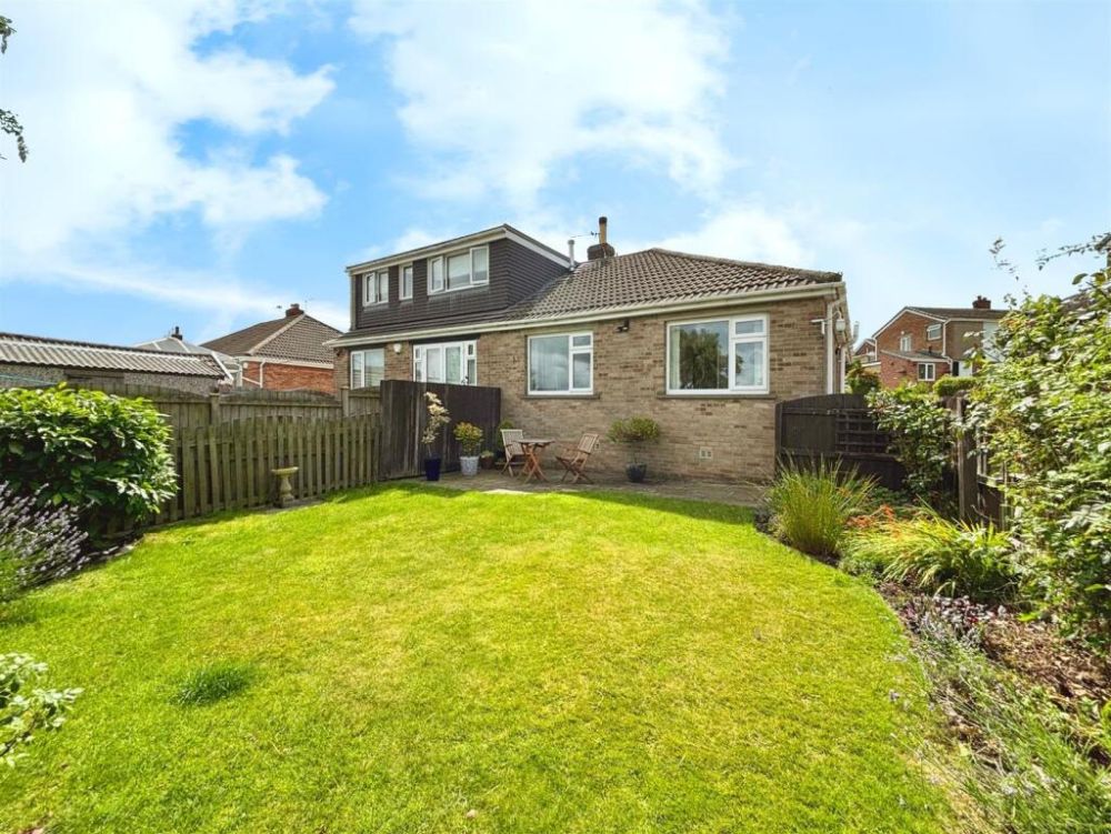 29, St. Abbs Drive Bradford, BD6 1EJ