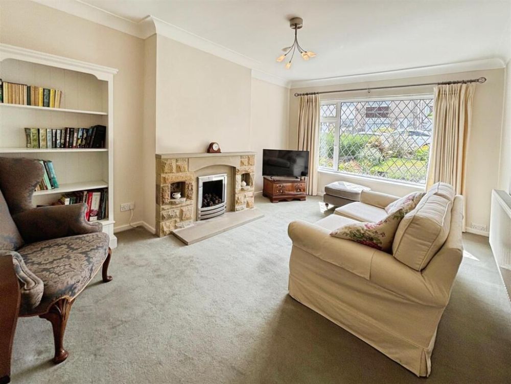 29, St. Abbs Drive Bradford, BD6 1EJ