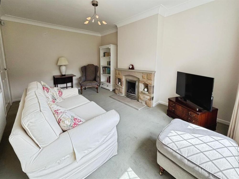 29, St. Abbs Drive Bradford, BD6 1EJ