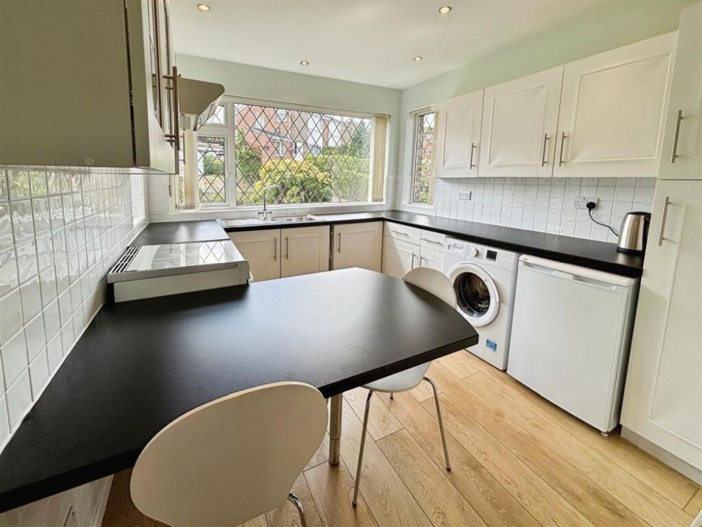 29, St. Abbs Drive Bradford, BD6 1EJ