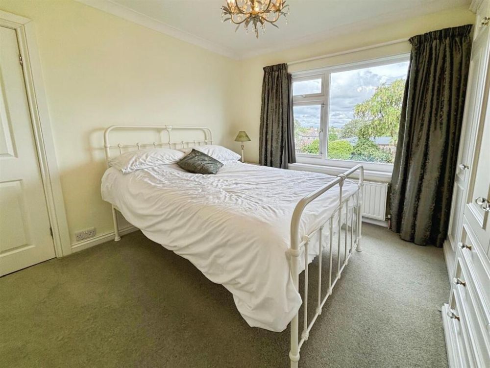 29, St. Abbs Drive Bradford, BD6 1EJ