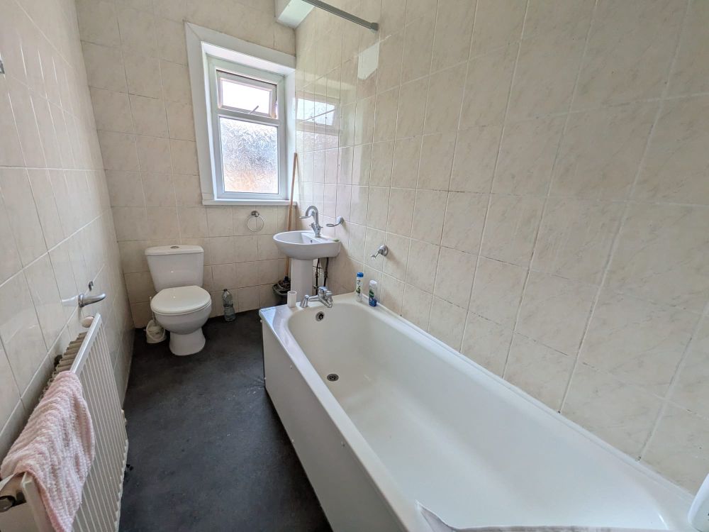 14, Grantham Place Bradford, BD7 1RJ