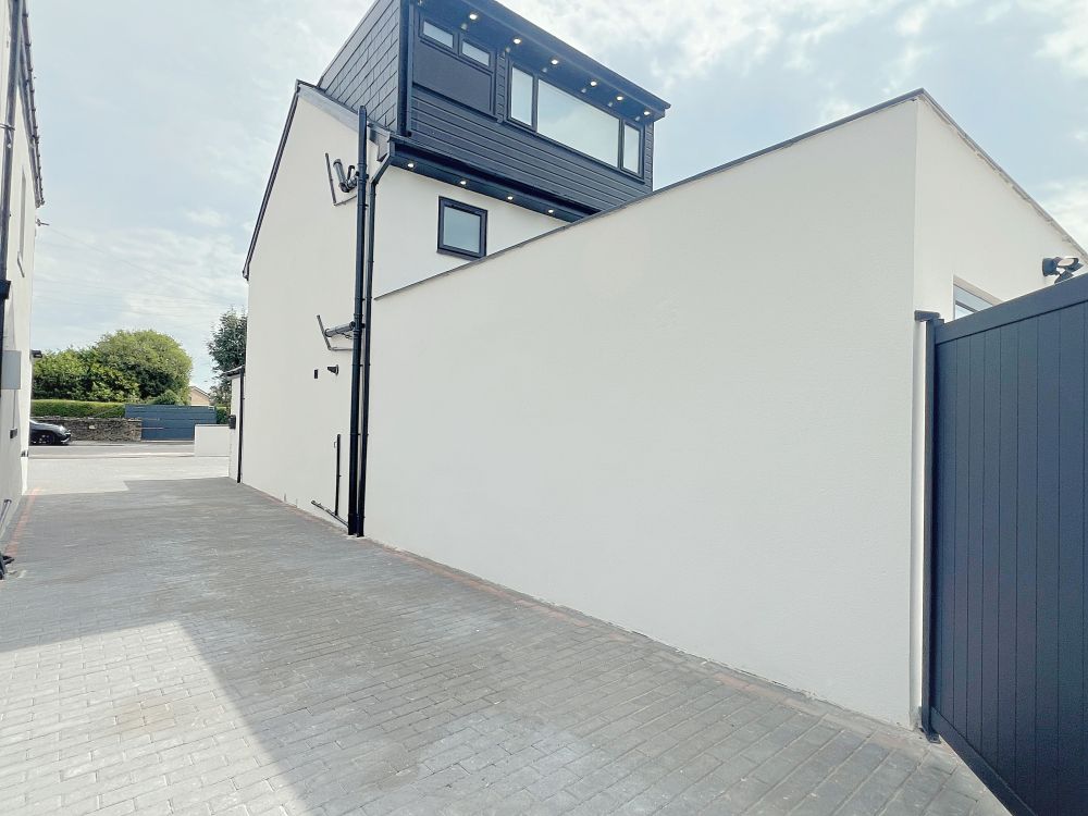 188 Reevy Avenue Bradford, BD6 3RP