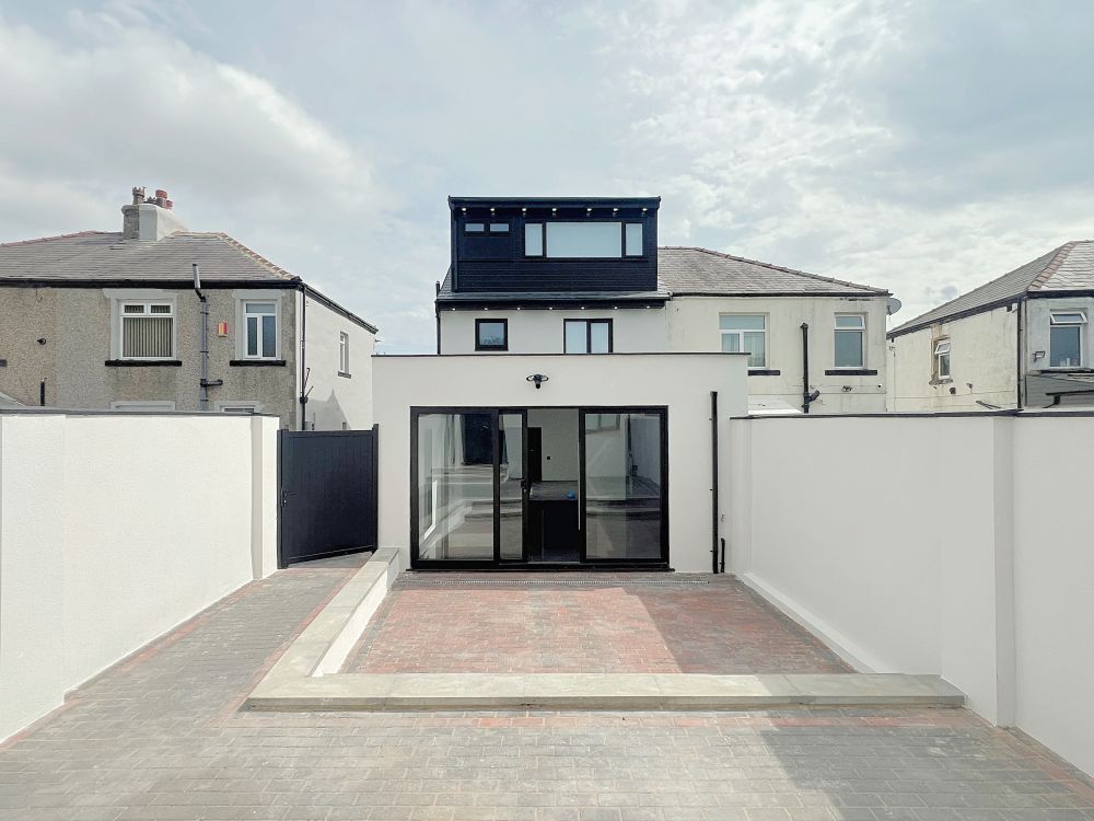 188 Reevy Avenue Bradford, BD6 3RP