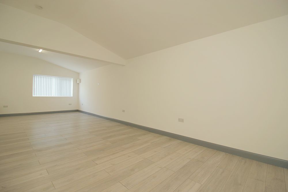 188 Reevy Avenue Bradford, BD6 3RP