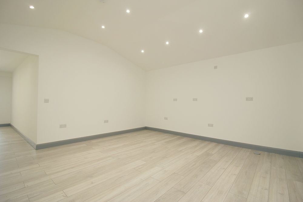 188 Reevy Avenue Bradford, BD6 3RP