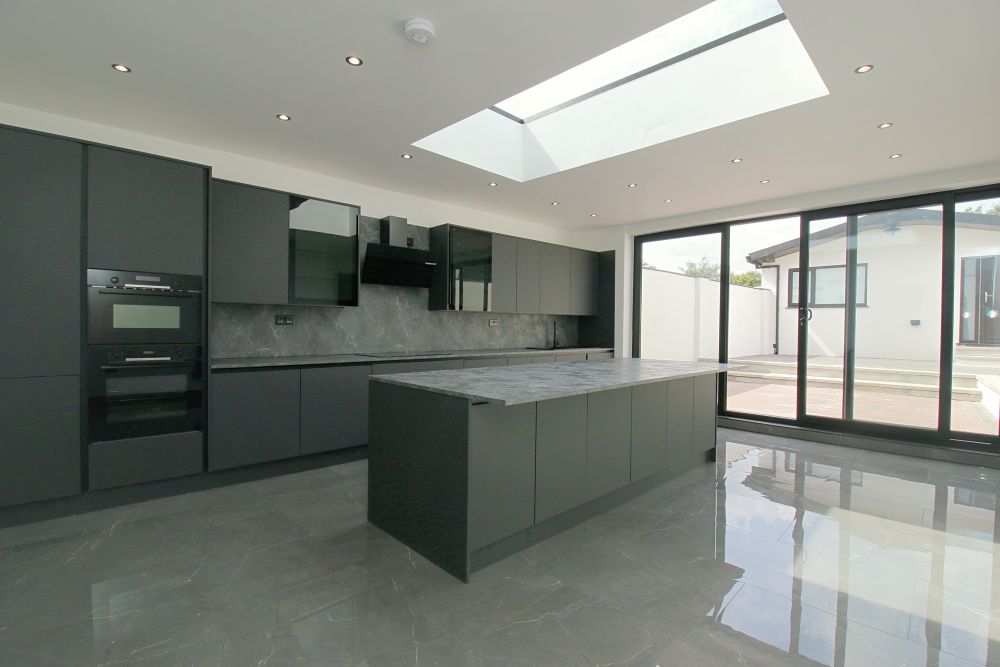 188 Reevy Avenue Bradford, BD6 3RP