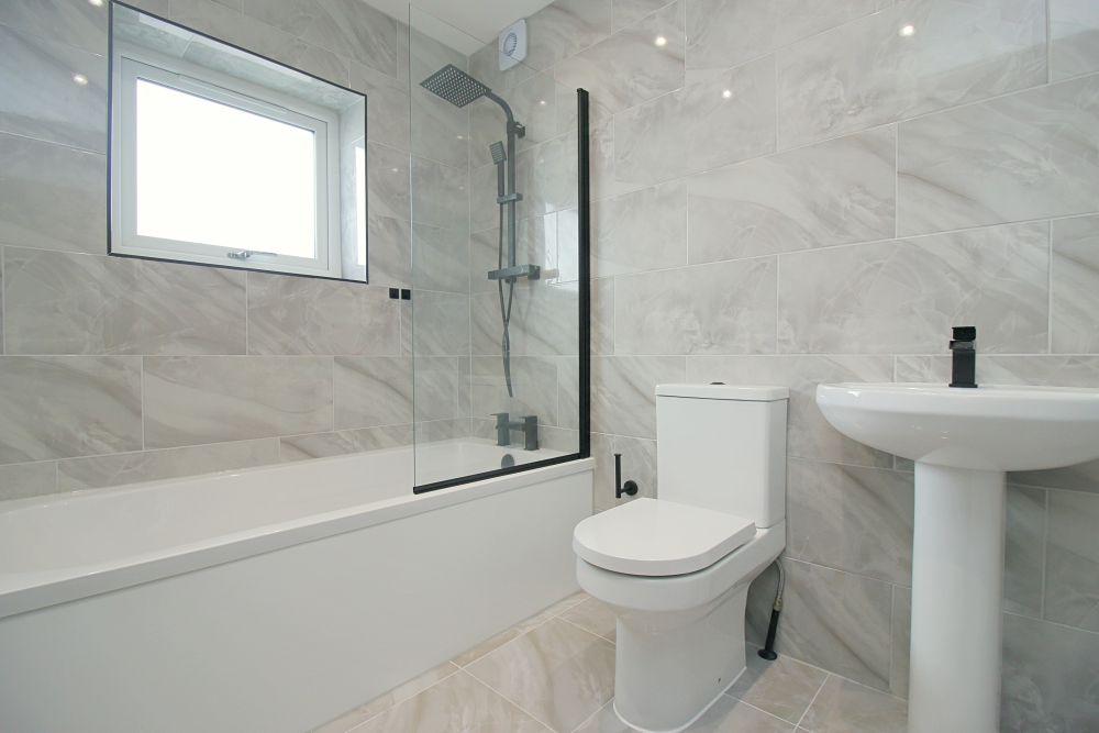 188 Reevy Avenue Bradford, BD6 3RP