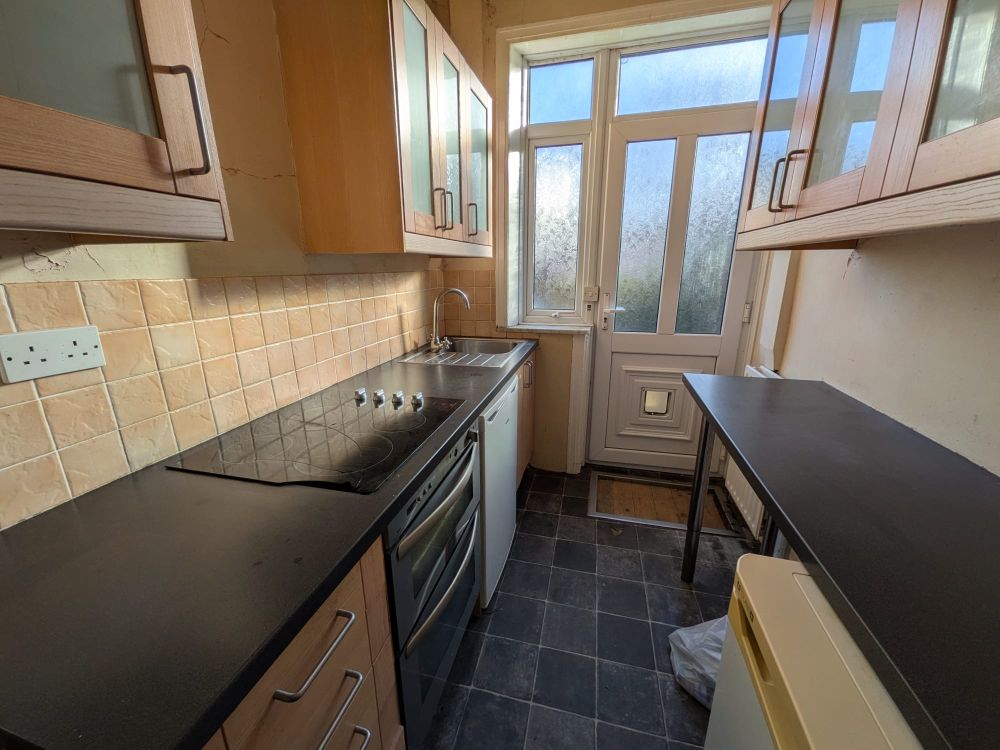 45 Beechwood Avenue Bradford, BD6 3AN