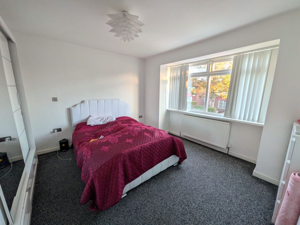 14, Charles Avenue Bradford, BD3 8HF