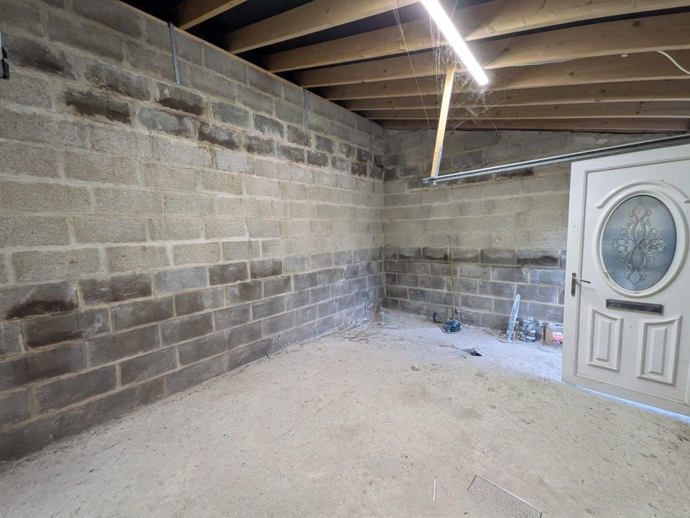 14, Charles Avenue Bradford, BD3 8HF