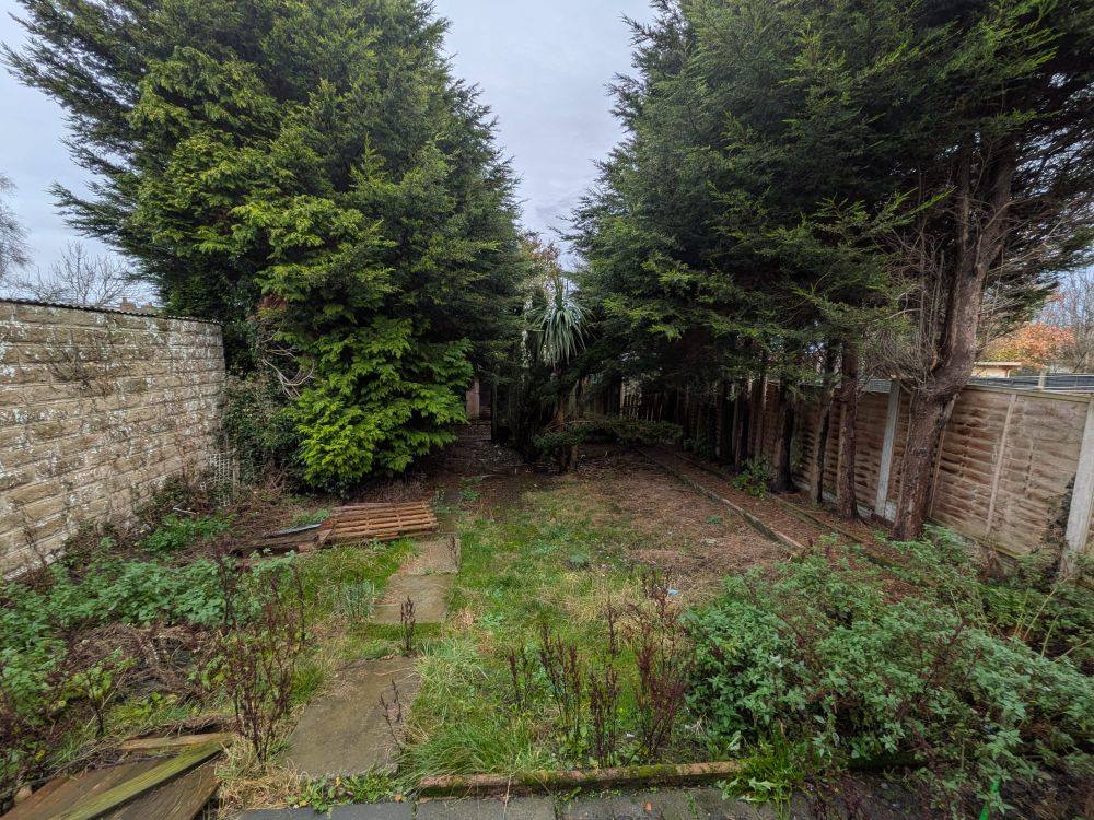 8, Stoneyridge Avenue Bradford, BD9 6PA