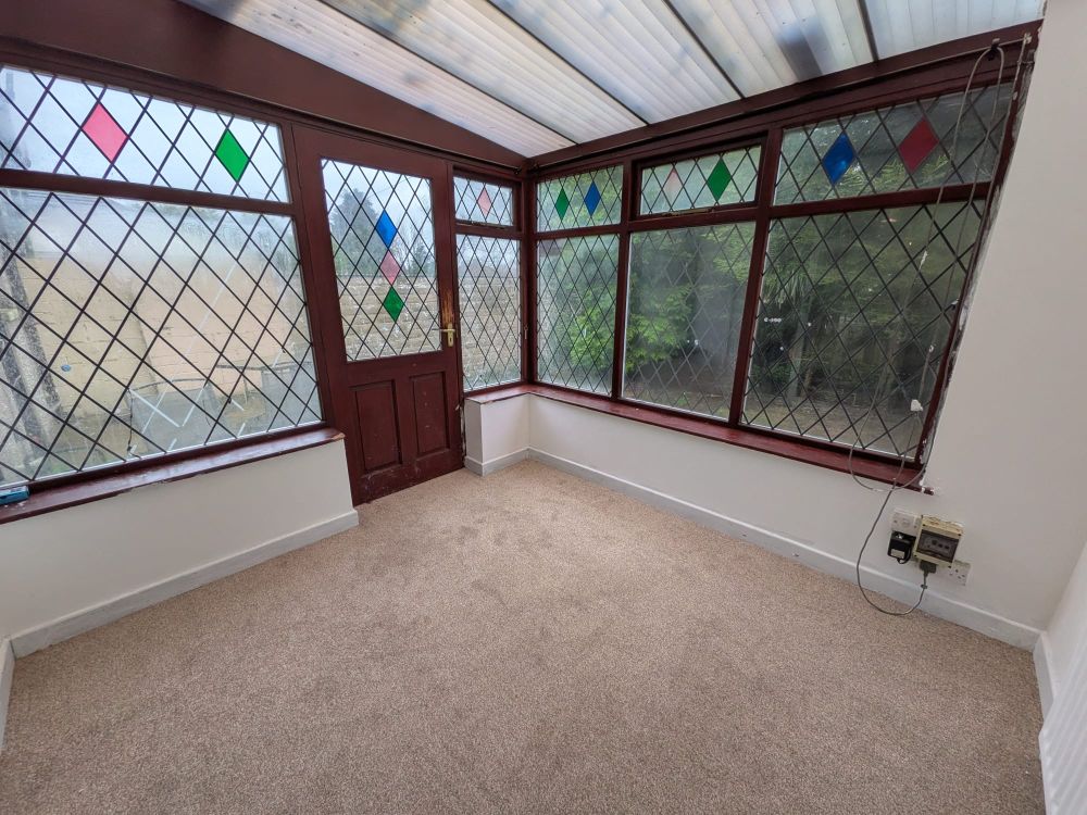 8, Stoneyridge Avenue Bradford, BD9 6PA