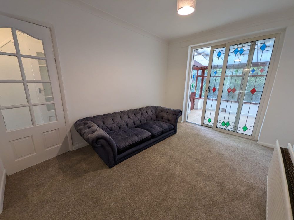 8, Stoneyridge Avenue Bradford, BD9 6PA