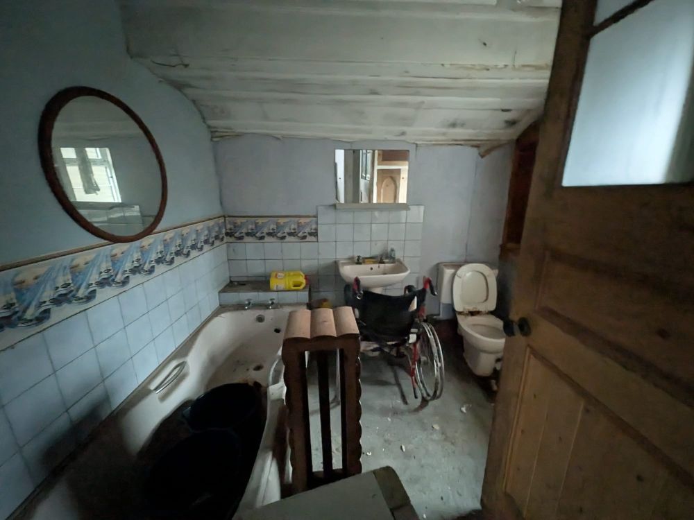 1 Western Place Bradford, BD13 1DU