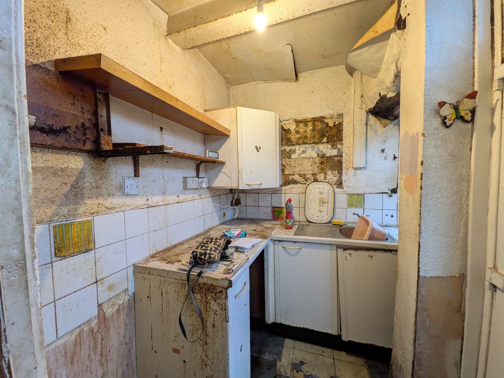 8 East Parade Baildon, BD17 6LY